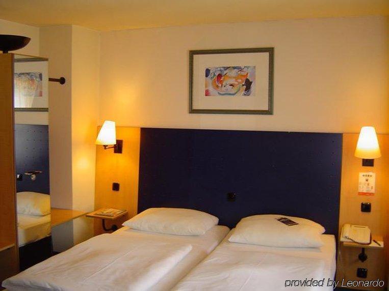 Comfort Hotel Frankfurt Central Station Fráncfort del Meno Habitación foto